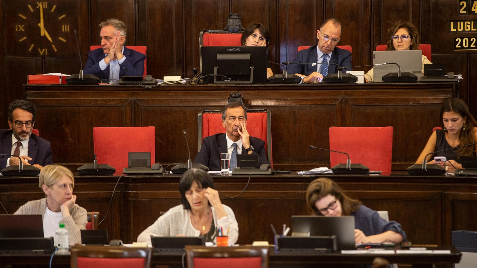 "Tragedia nella Rsa Milano: Sala in Consiglio, il Governo non la lasci sola" FdI attacca
"Tragedia nella Rsa Milano: Sala in Consiglio, il Governo non la lasci sola" FdI attacca