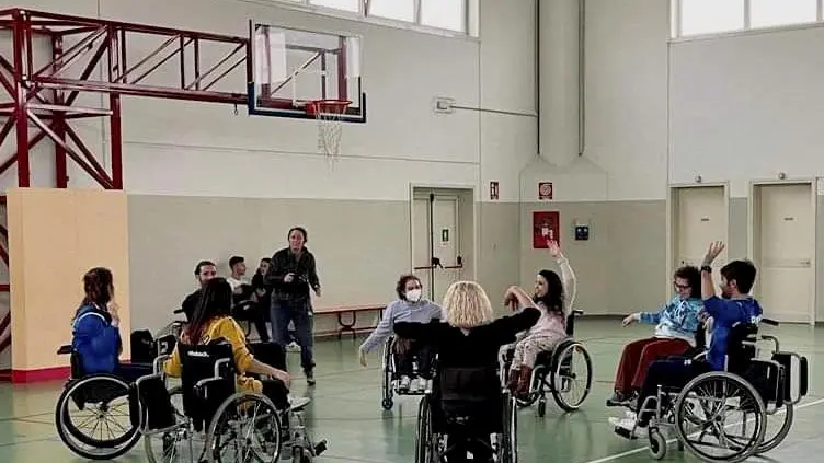 Nasce “We will dance” Una scuola di danza sulla sedia a rotelle Nasce “We will dance” Una scuola di danza sulla sedia a rotelle