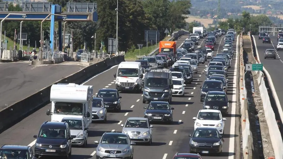 Esodo di Pasqua, a Milano traffico e code anche in città