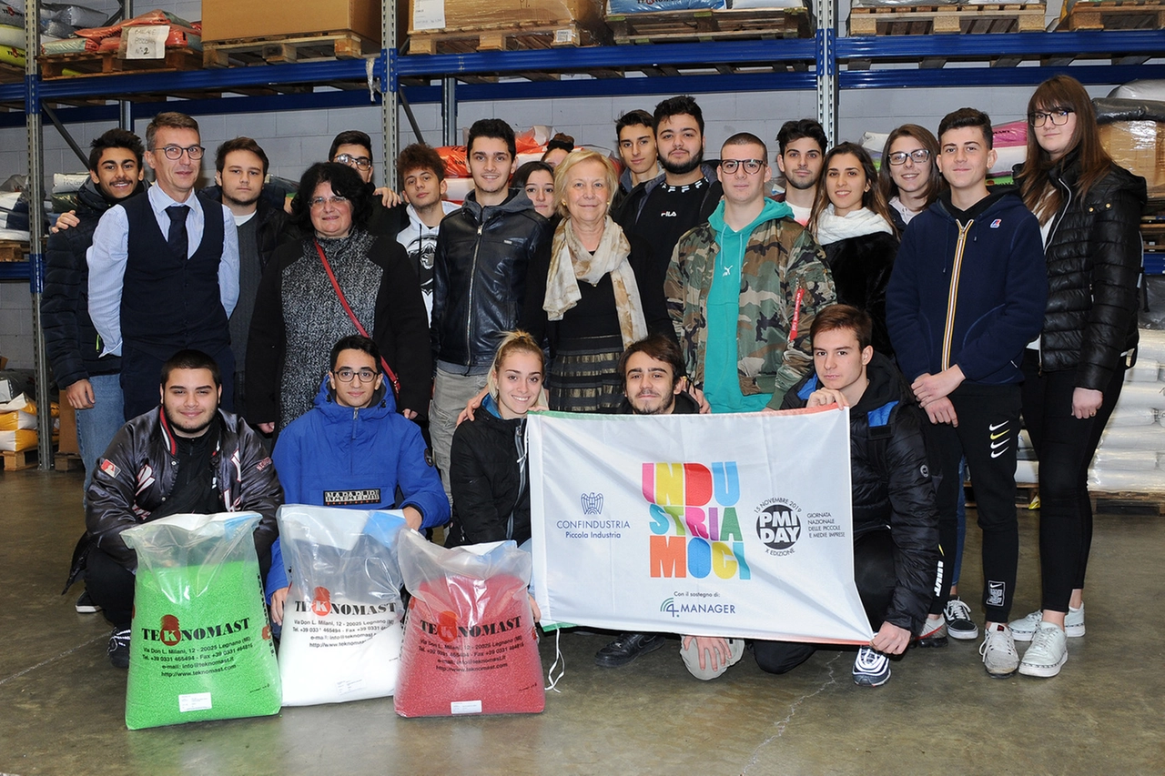 Gli studenti del Dell'Acqua in visita alla Teknomast