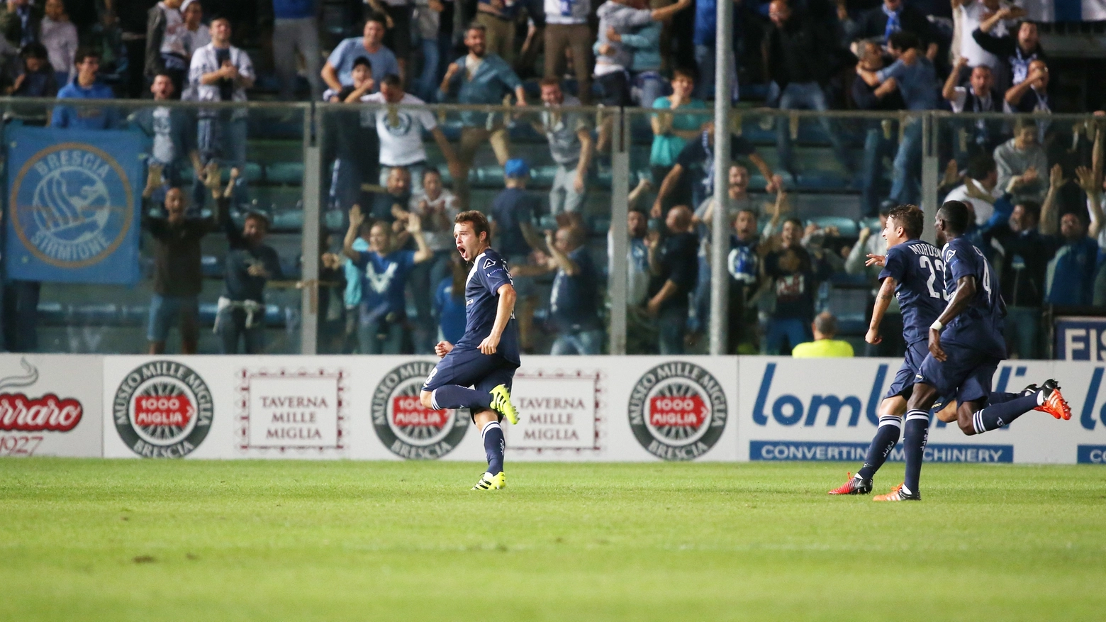 L'esultanza di Alessandro Martinelli dopo il gol (Fotolive)