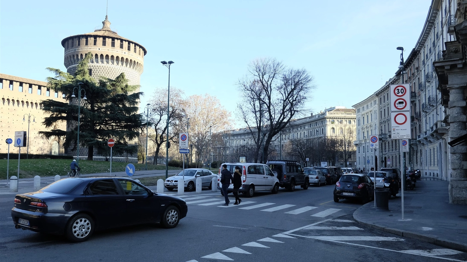 Circolazione piazza Castello (Newpress)