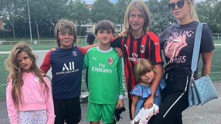 Wanda Nara con i figli oggi a Milano (foto Instagram)