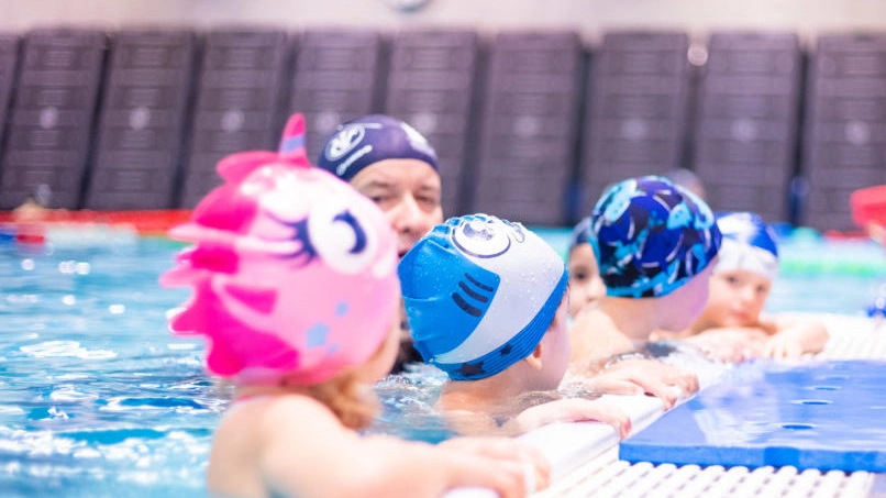 Corsi di nuoto in piscina