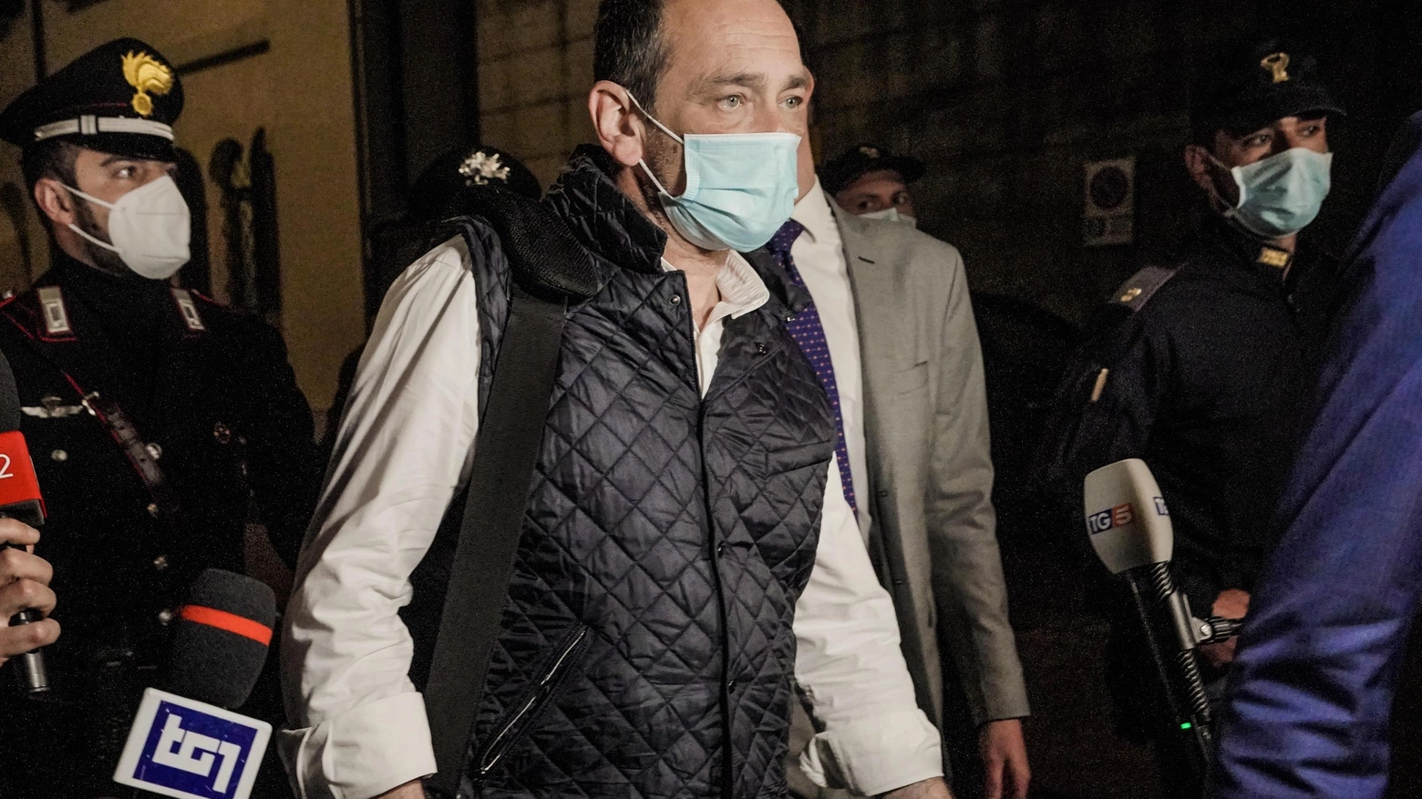Luigi Nerini, 55 anni, titolare della Ferrovie del Mottarone, all'uscita dal carcere
