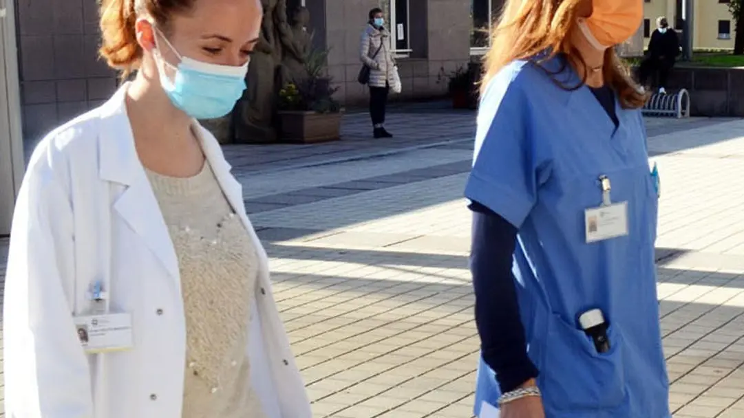 Fuga continua dagli ospedali  L’azienda sanitaria locale  perde un dipendente al giorno