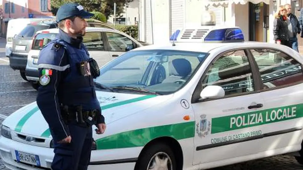 Polizia locale di Castano Primo in azione Polizia locale di Castano Primo in azione