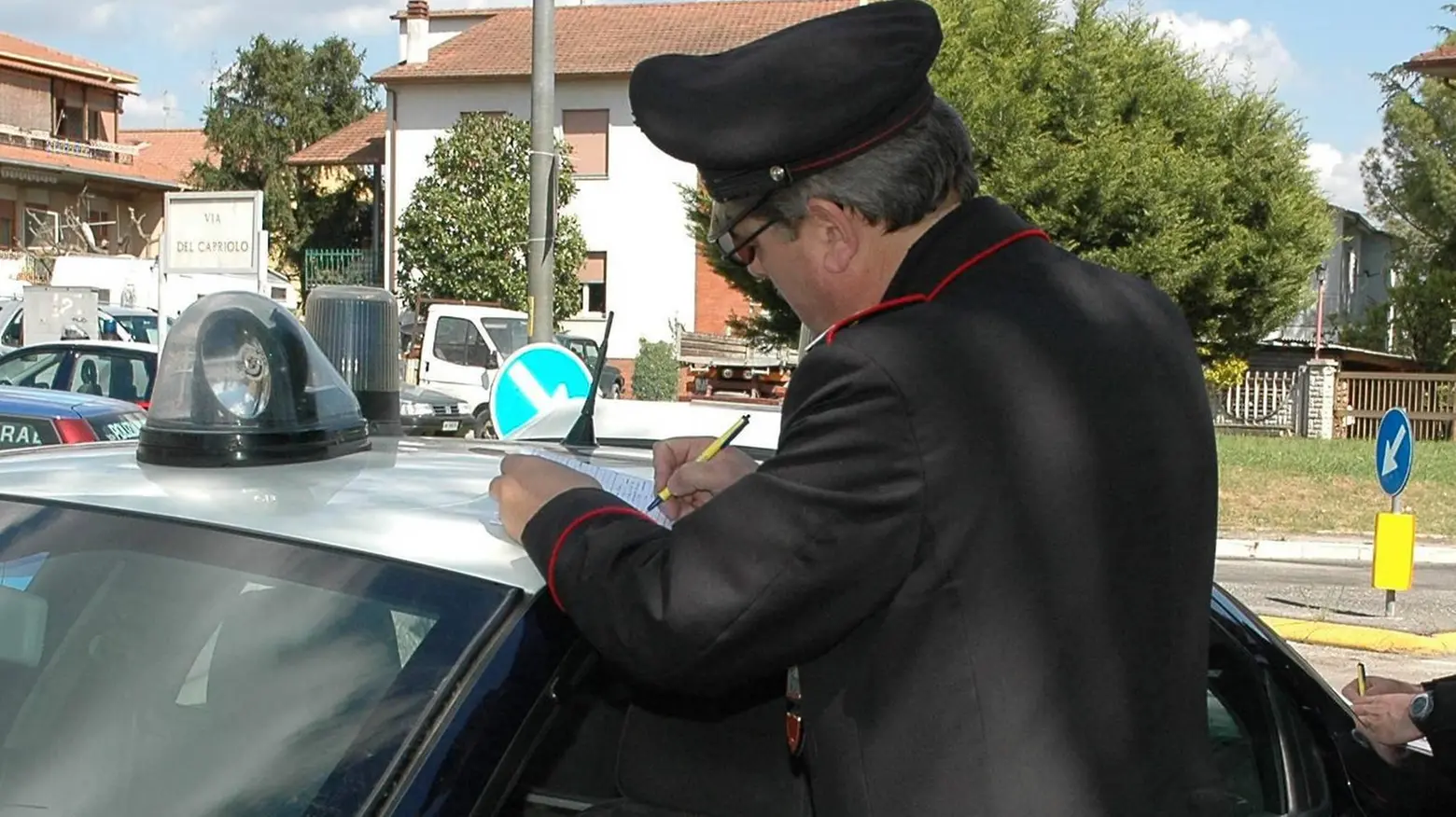 Sull'accaduto accertamenti dei carabinieri (Archivio) Sull'accaduto accertamenti dei carabinieri (Archivio)