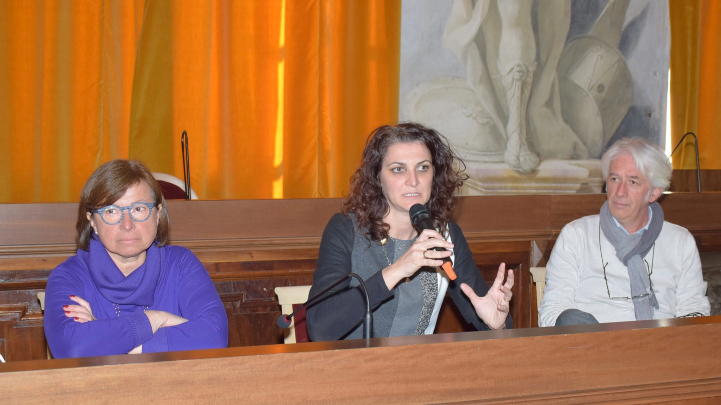 IL LANCIO La presentazione a Palazzo Mezzabarba con da sinistra Cristina Bruzzo, Angela Gregorini e Francesco Ardito