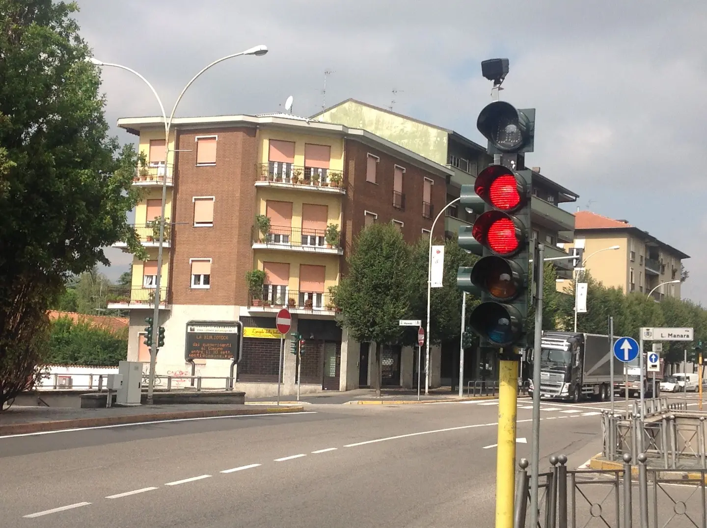 Parabiago, arriva il semaforo intelligente contro incidenti e infrazioni