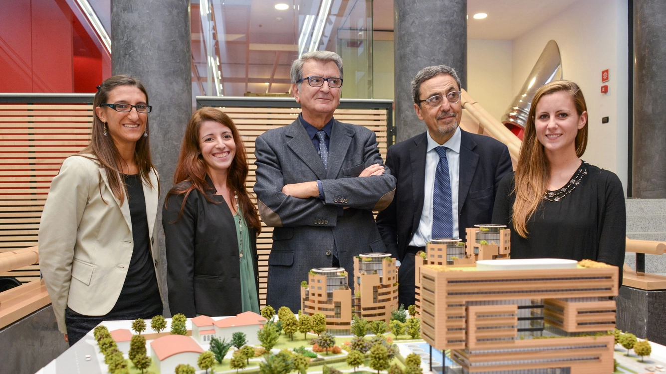 ESPOSIZIONE Claudia Pozzoni, Anna Farina e Livia Preda con l’architetto Giancarlo Marzorati e Alberto Artioli  (Soprintendenza)