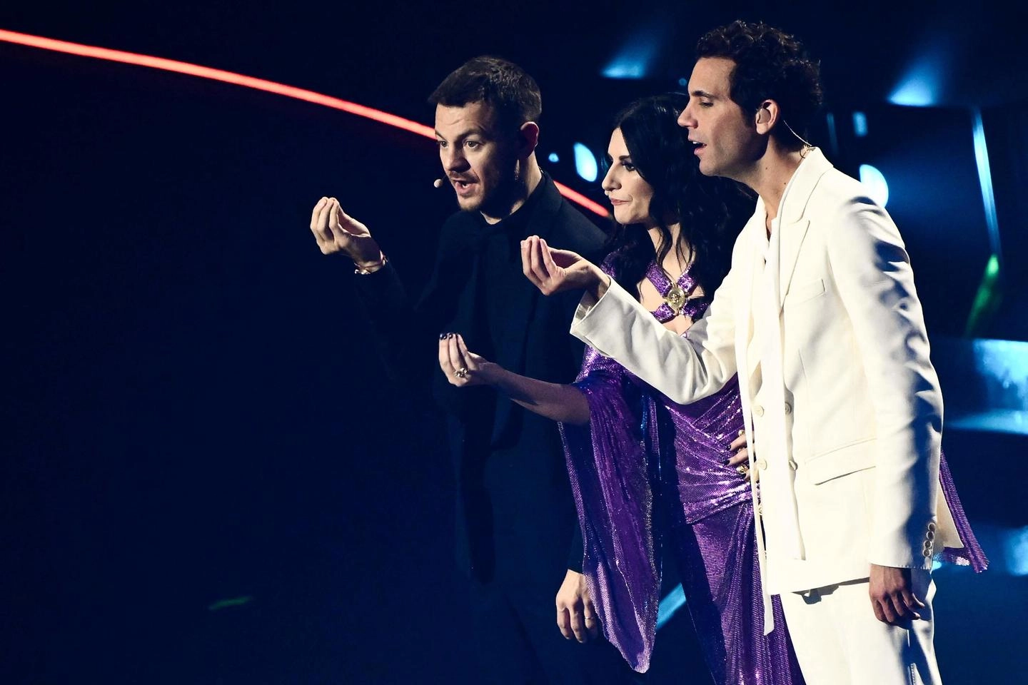 Il trio di conduttori: Alessandro Cattelan, Laura Pausini e Mika