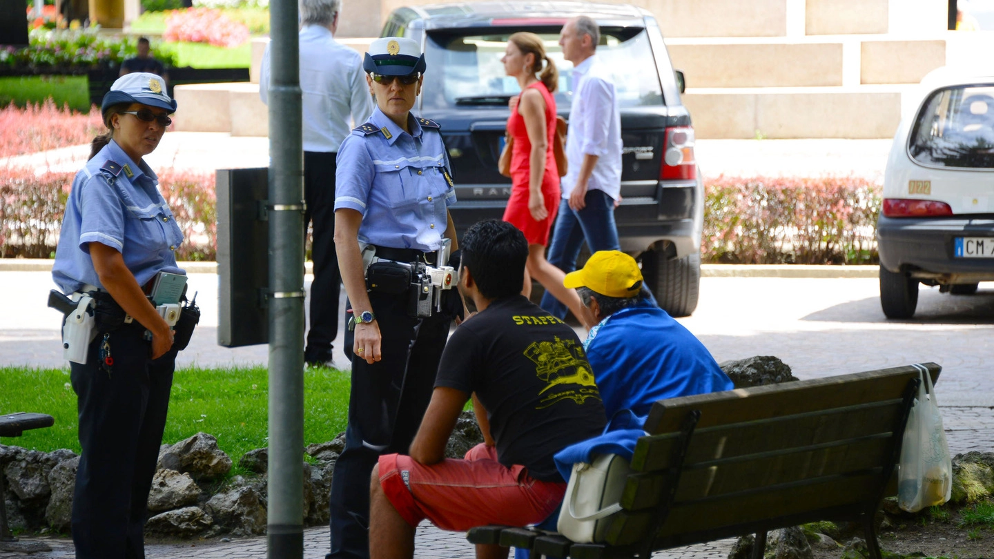 Polizia Locale in azione a Bergamo (De Pascale)