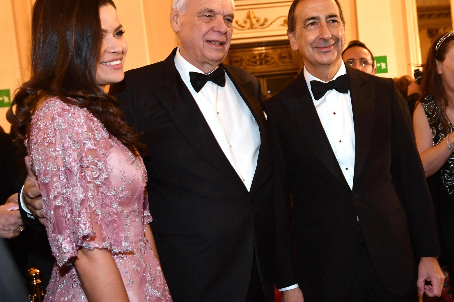 Alexander Pereira con la moglie e il sindaco di Milano Giuseppe Sala