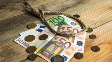 Conti in rosso, il debito sfiora i 23mila euro a famiglia: rischio usura