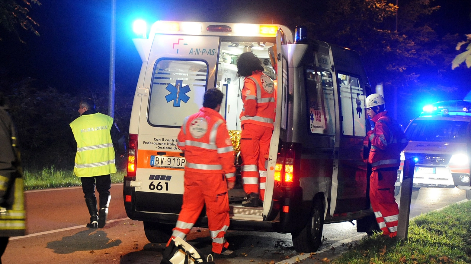 Un'ambulanza (Foto di repertorio) Un'ambulanza (Foto di repertorio)