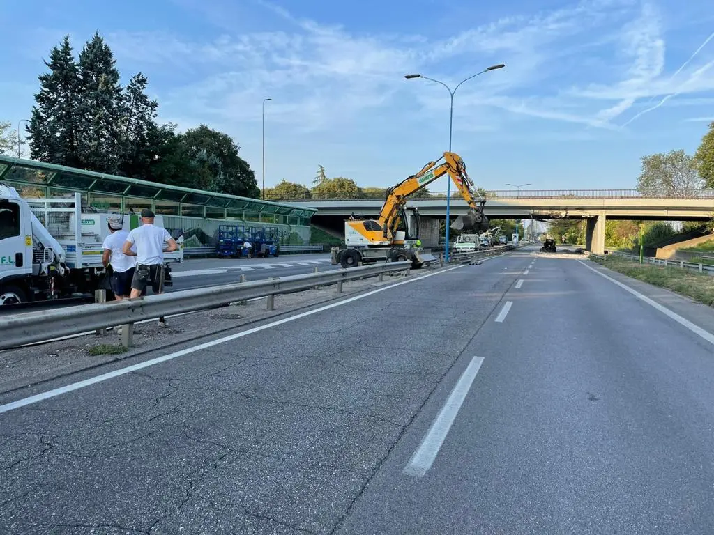Brescia, iniziati i lavori per riaprire tangenziale ovest e ponte: ecco quando