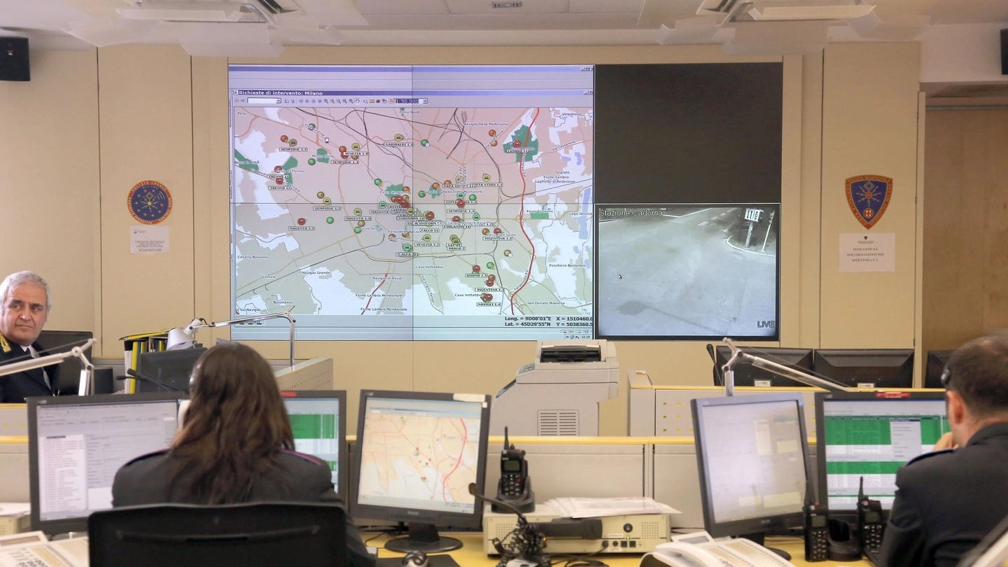La centrale operativa della Polizia locale di Milano La centrale operativa della Polizia locale di Milano