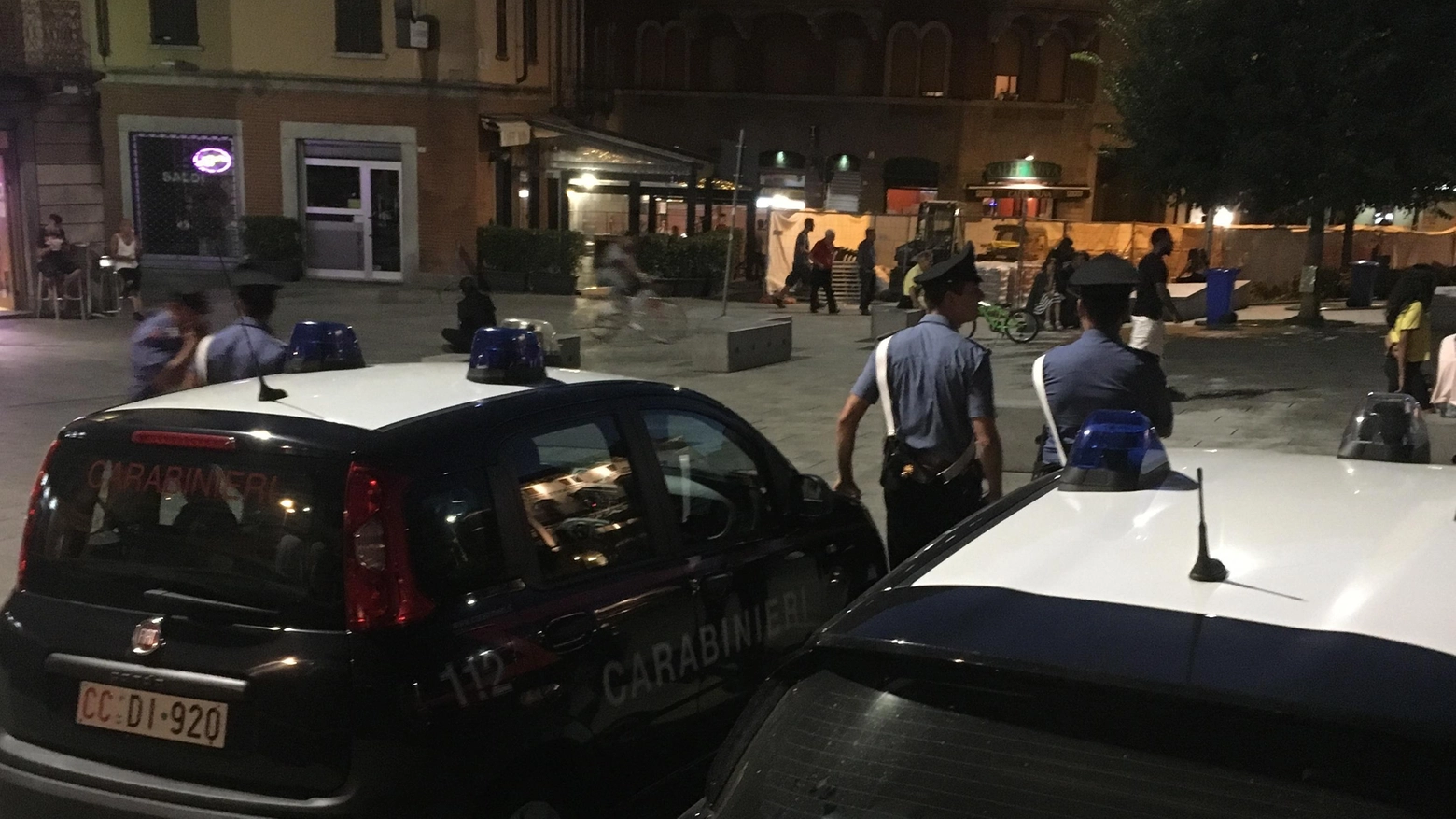 Gazebo della discoteca dato alle fiamme, indagati due ragazzi Gazebo della discoteca dato alle fiamme, indagati due ragazzi