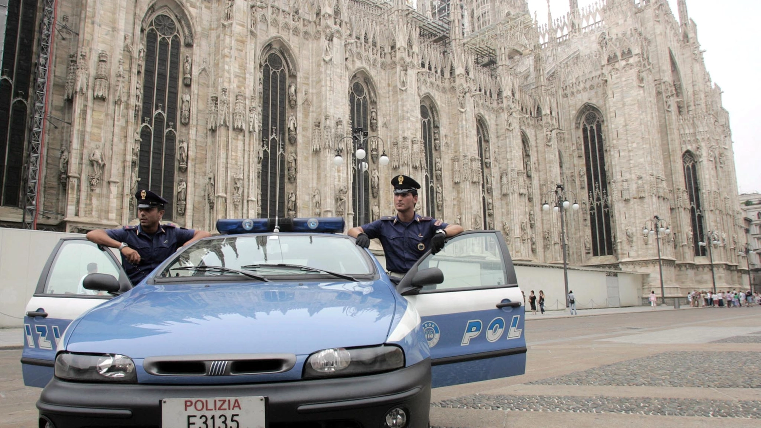 Polizia in piazza Duomo