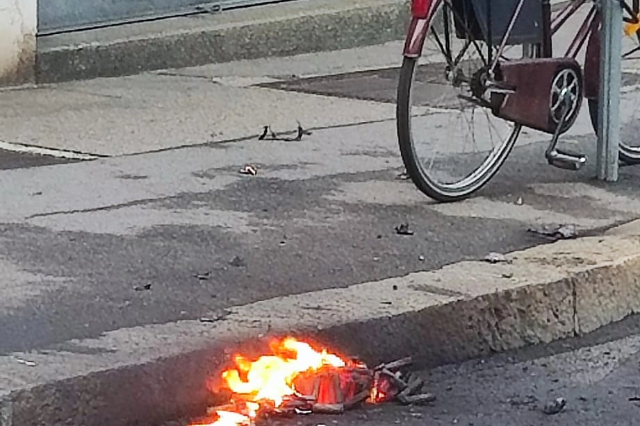 Fiamme in centro a Milano