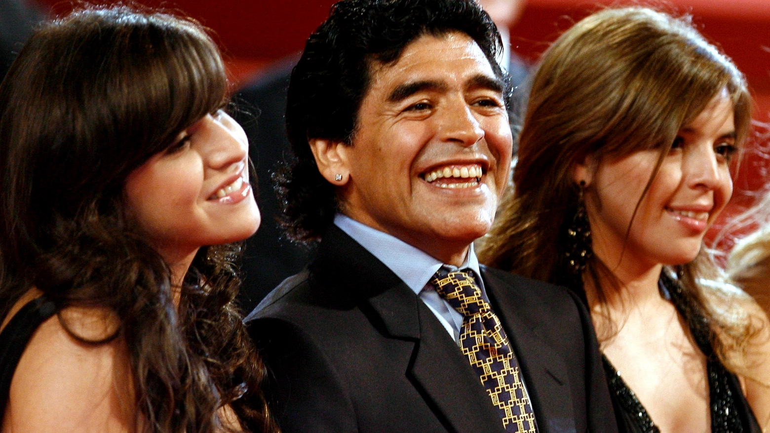 Maradona con le figlie Dalma, a destra, e Giannina