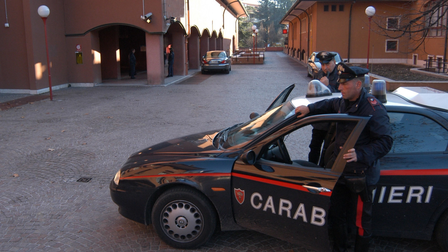 Carabinieri a Milano 2, dove i residenti lamentano furti a ripetizione