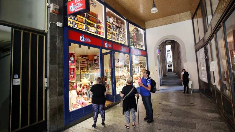 Il negozio di giocattoli Nano Bleu al piano terra di Palazzo San Carlo