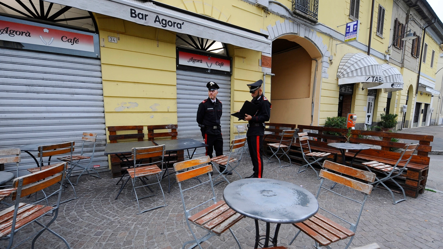 I carabinieri sul luogo dell'omicidio 