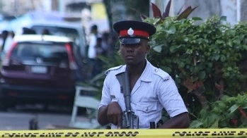 A indagare sul duplice delitto la polizia giamaicana a caccia di indizi