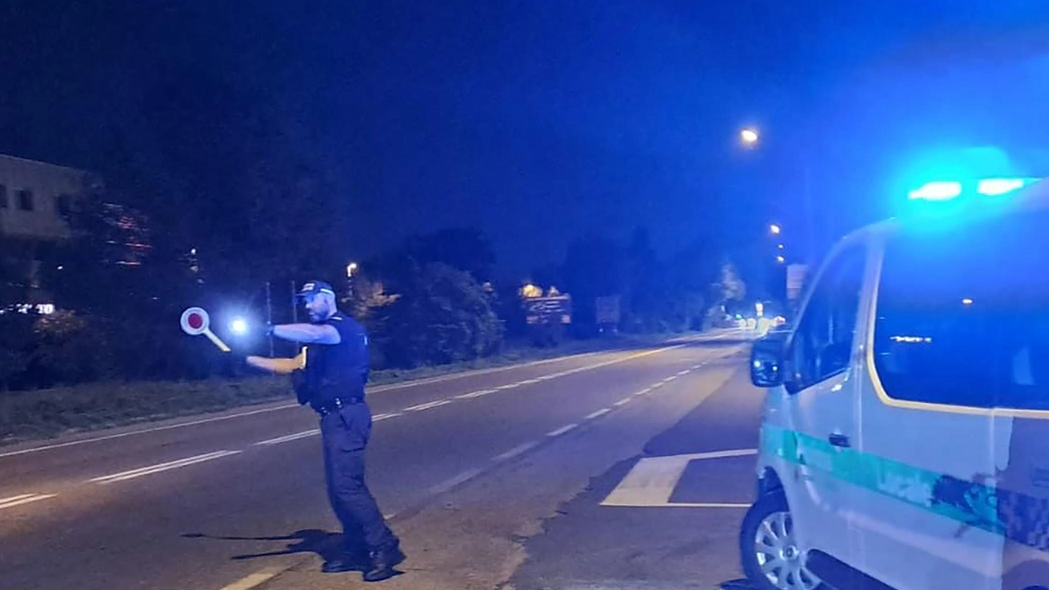 Guida ubriaco senza patente a Pogliano Milanese: denunciato
Guida ubriaco senza patente a Pogliano Milanese: denunciato