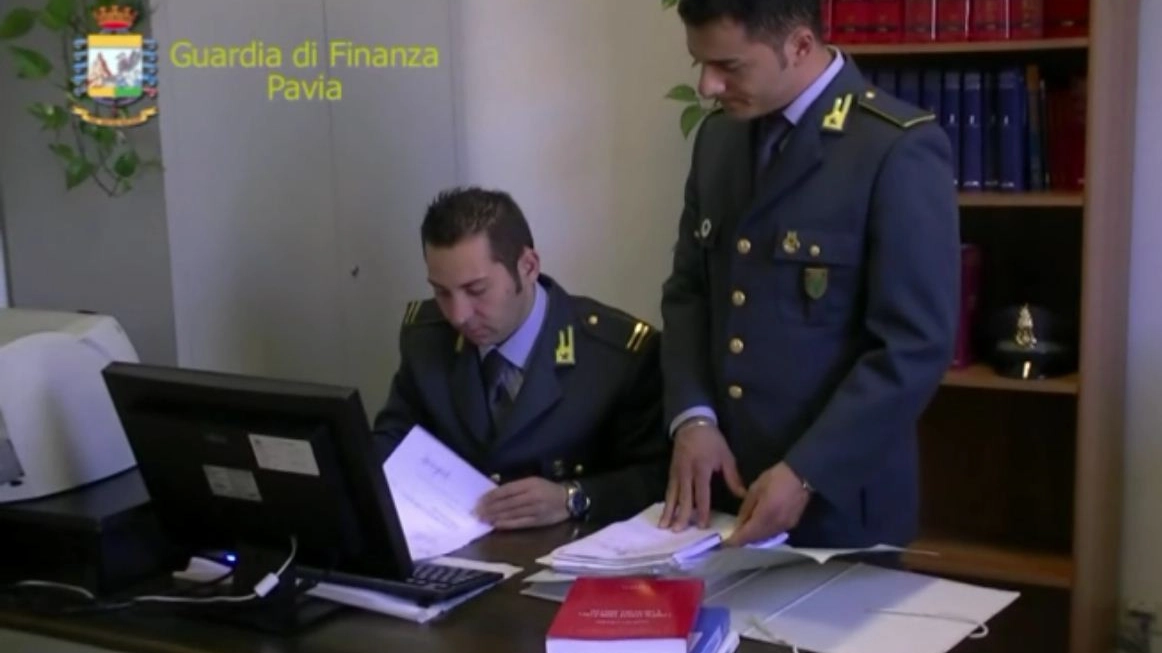 I finanzieri del Nucleo di polizia tributaria di Pavia