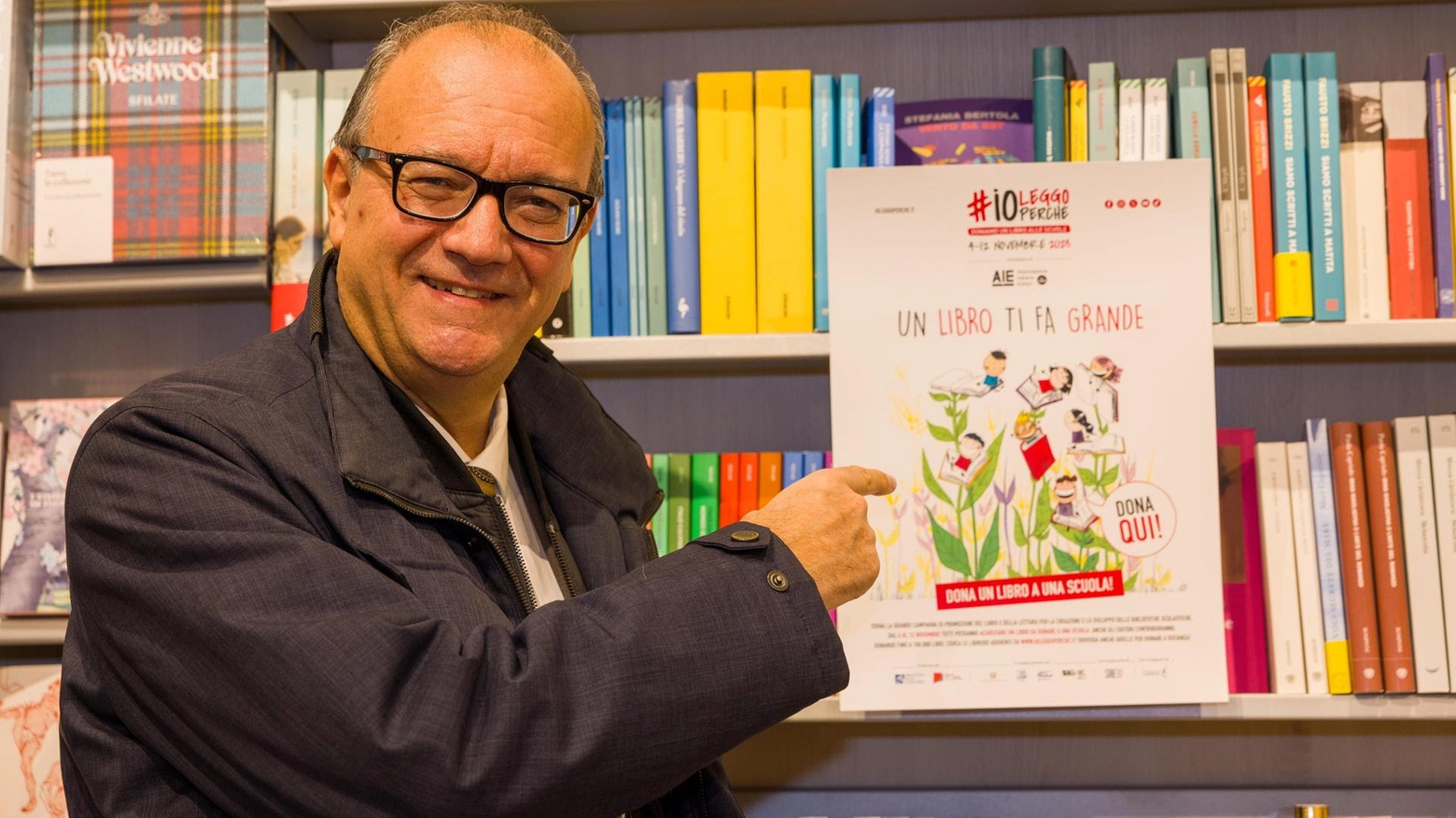 Il ministro Giuseppe Valditara nella libreria La Balena di Milano per l'iniziativa #ioleggoperché Il ministro Giuseppe Valditara nella libreria La Balena di Milano per l'iniziativa #ioleggoperché