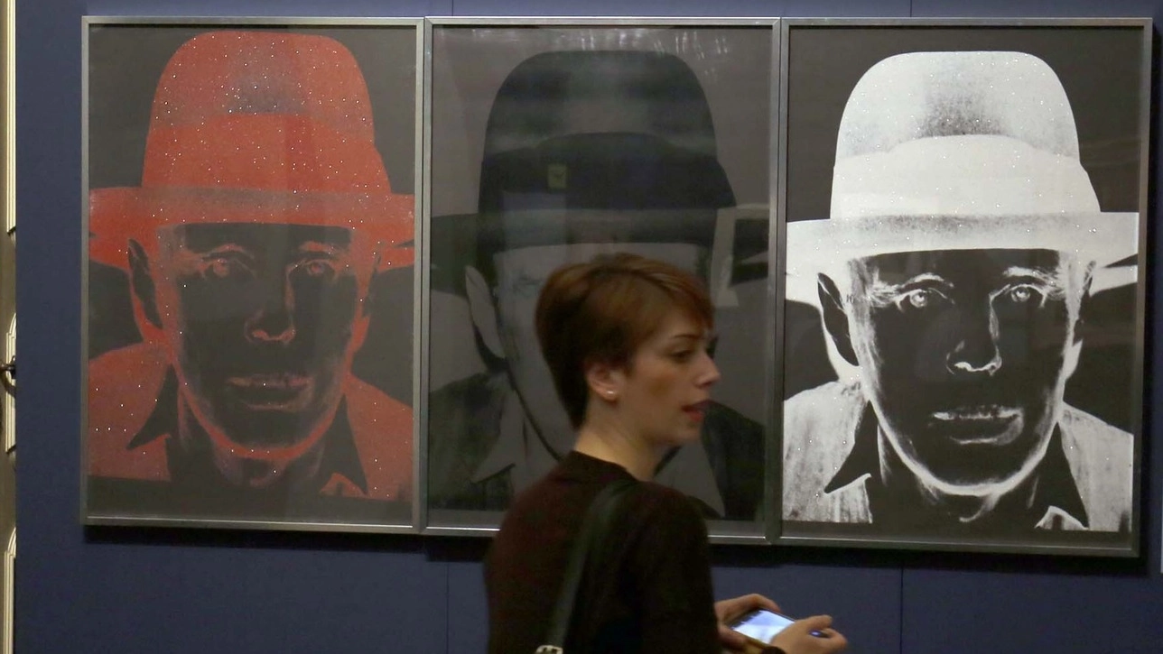 Il trittico di Andy Warhol dedicato a Joseph Beuys