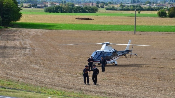 Castiglione, controlli in elicottero dei carabinieri