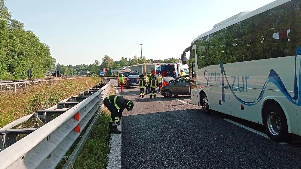 L'incidente sulla Statale 36 all'altezza di Molteno L'incidente sulla Statale 36 all'altezza di Molteno
