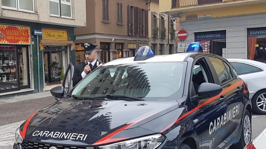 I carabinieri sono intervenuti in piazza Silvabella