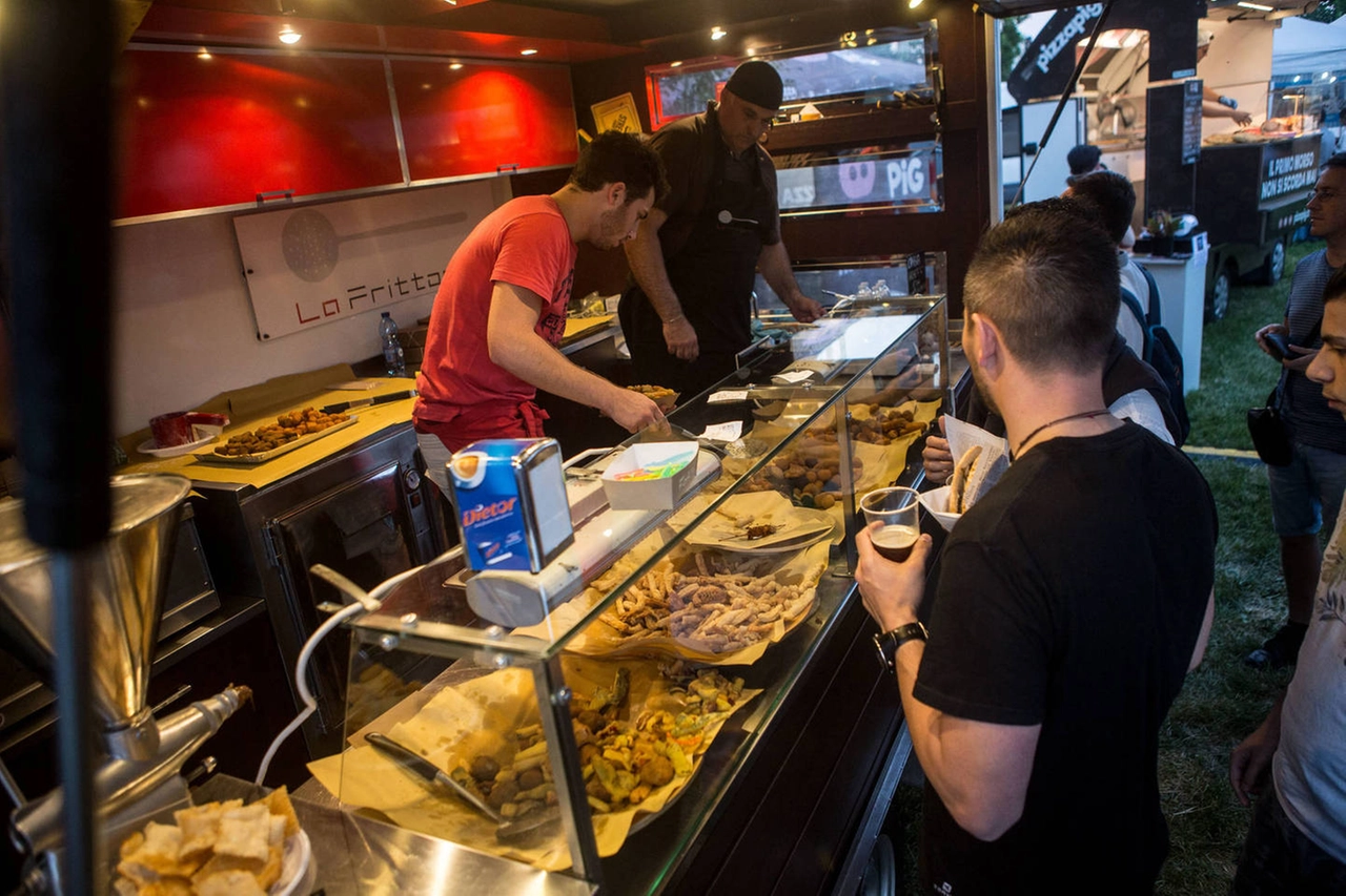 STREET FOOD_22996414_073314
