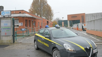 Aardbeving in Asm Pavia: topmanagement gearresteerd