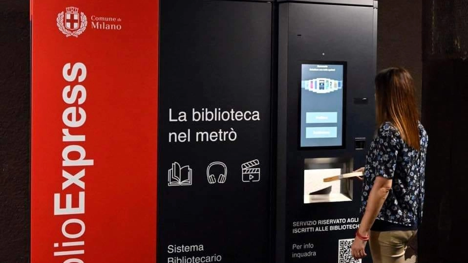 Biblioteca nel metrò a Porta Venezia (Foto Pierfrancesco Maran)