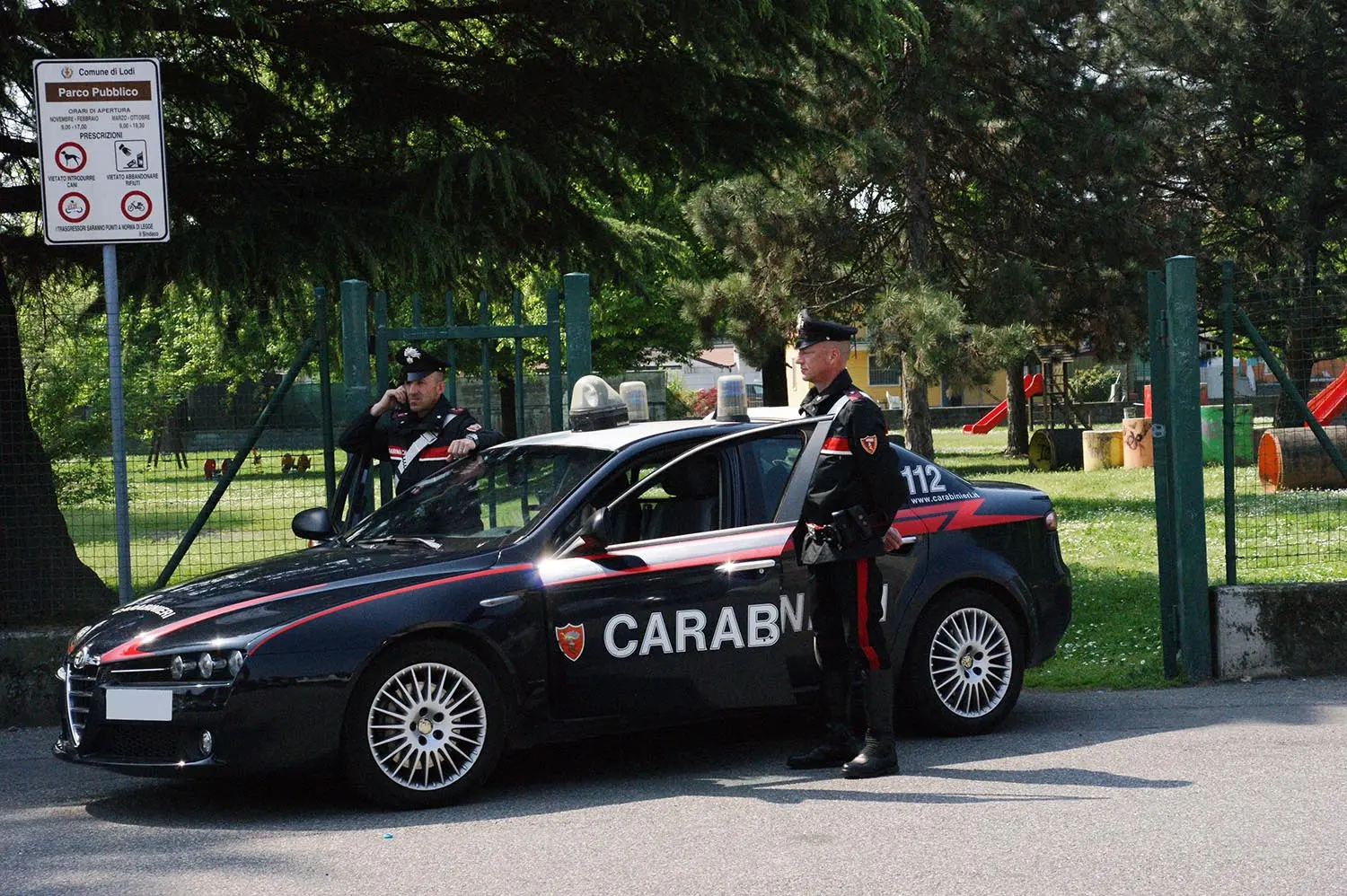 Lodi, caccia al rapinatore della farmacia comunale di viale Pavia