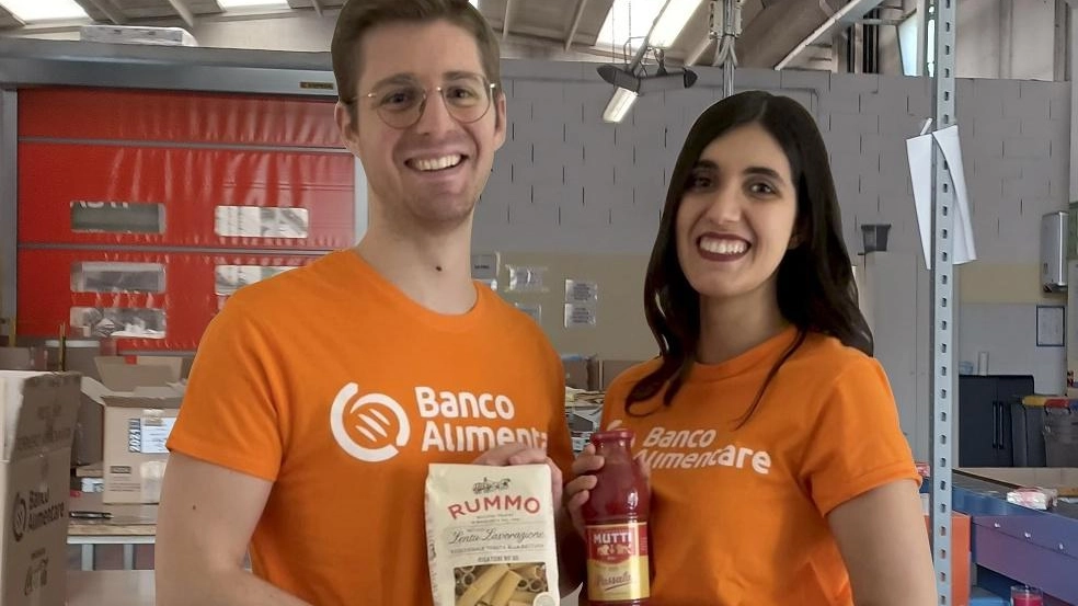 Salsa e passata in dono al Banco Alimentare per aiutare 17mila famiglie