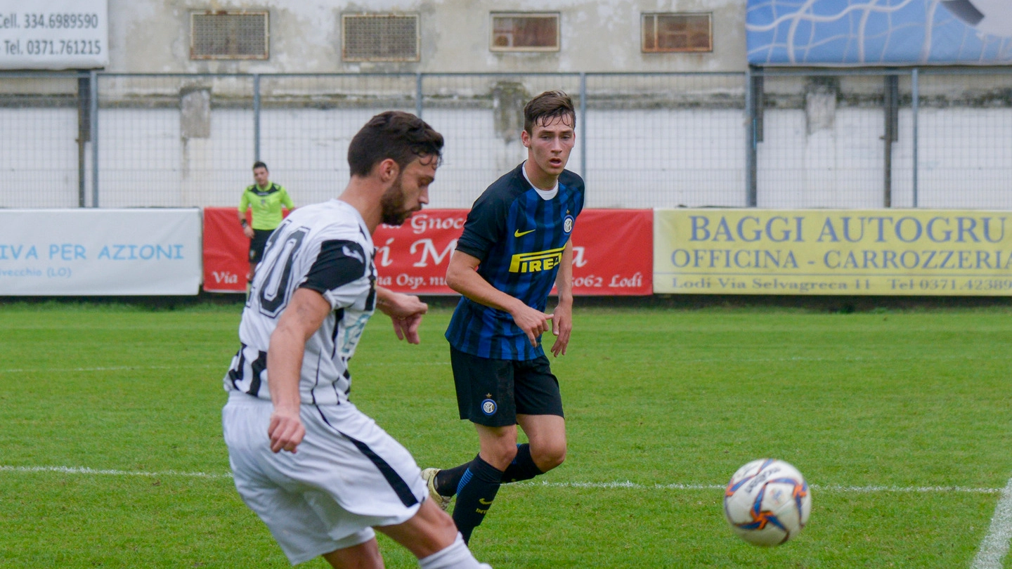 Il centrocampista del Cavenago Fanfulla Luca Gestra in azione