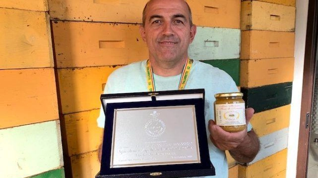 L’apicoltore Sergio Zipoli miete successi internazionali