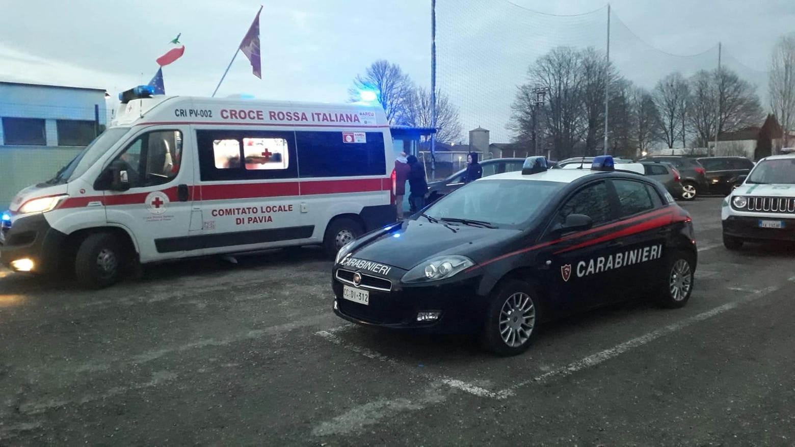 Carabinieri e ambulanza intervenuti a Travacò