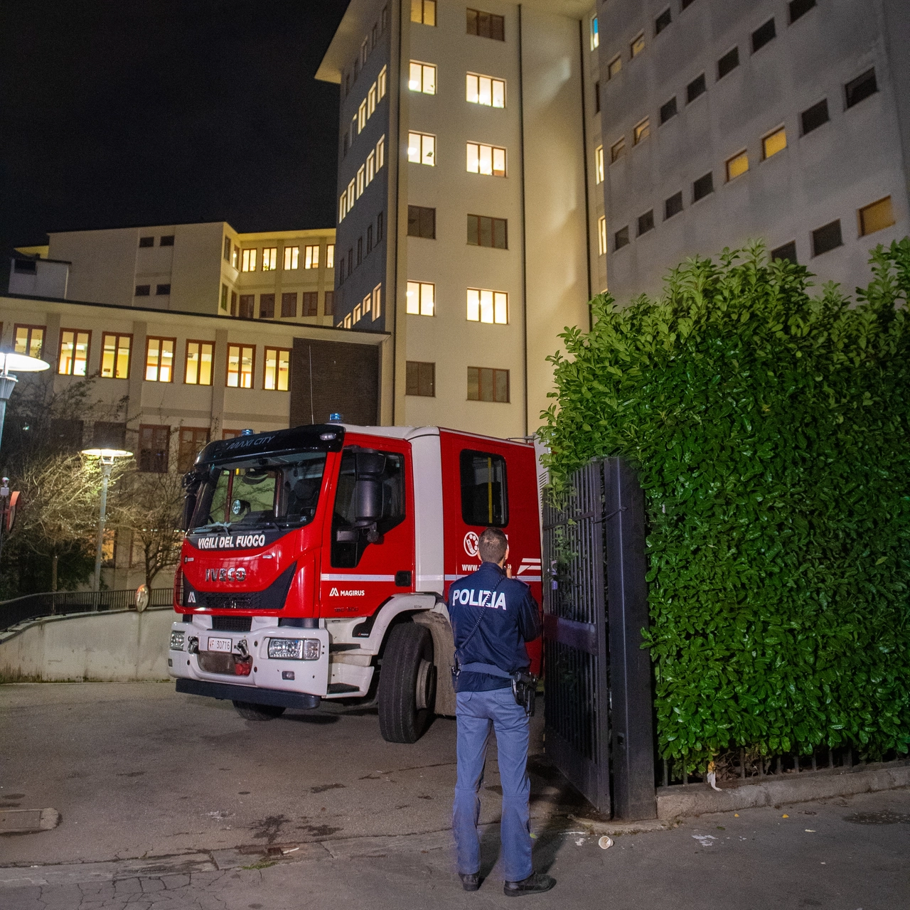 L'intervento di vigili del fuoco nella Rsa Virgilio Ferrari