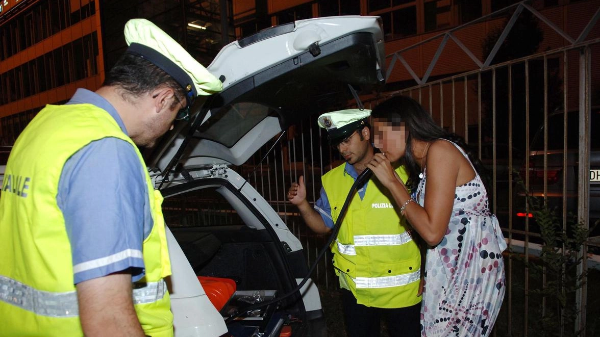 “Serate in sicurezza“. Multati 42 conducenti. Ritirate cinque patenti