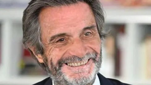 "Un riconoscimento all’anziano eroe di via Washington" "Un riconoscimento all’anziano eroe di via Washington"