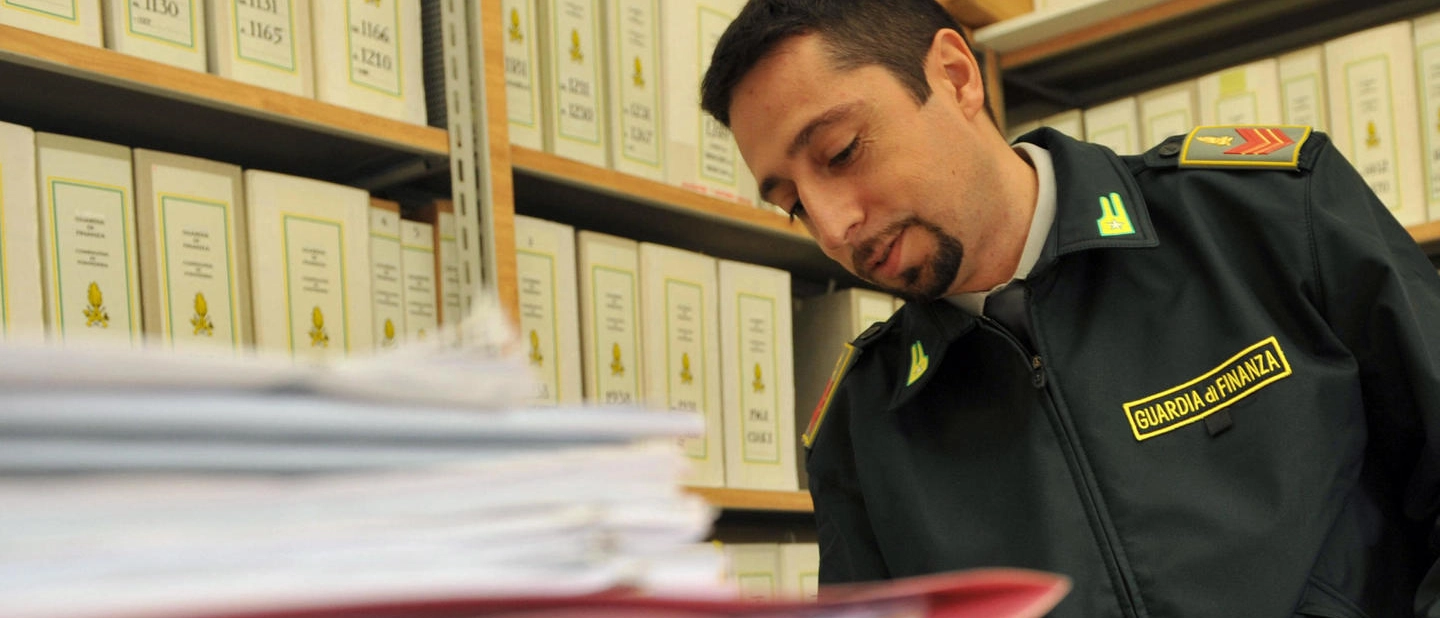 Arrestato in Grecia il consulente truffatore dei vip: che fine hanno fatto 165 milioni di euro?