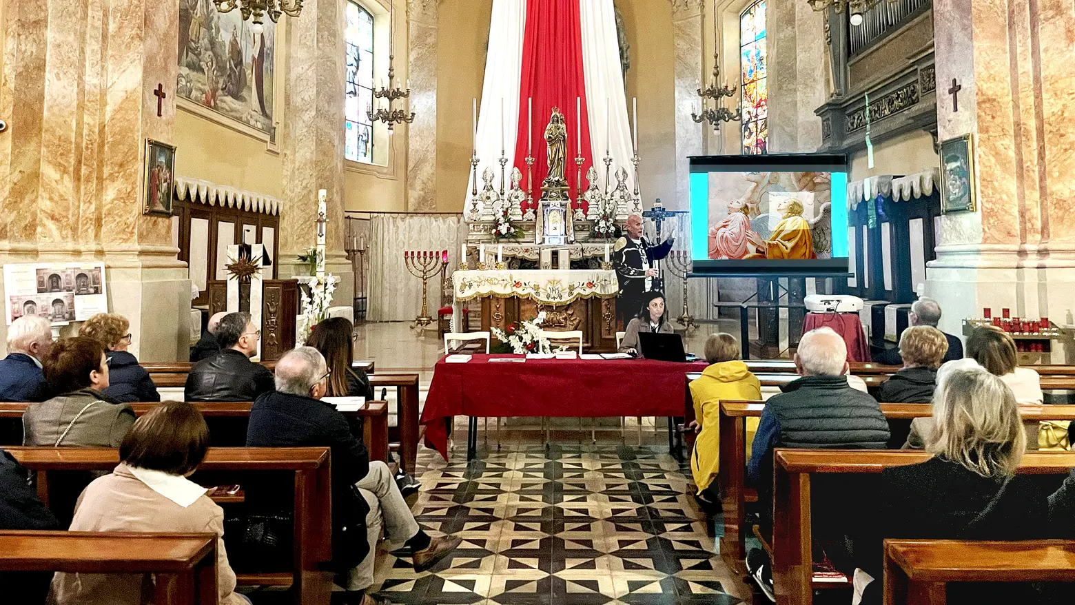 La presentazione dei lavori di restauro eseguiti alla comunità di Castelletto di Leno La presentazione dei lavori di restauro eseguiti alla comunità di Castelletto di Leno